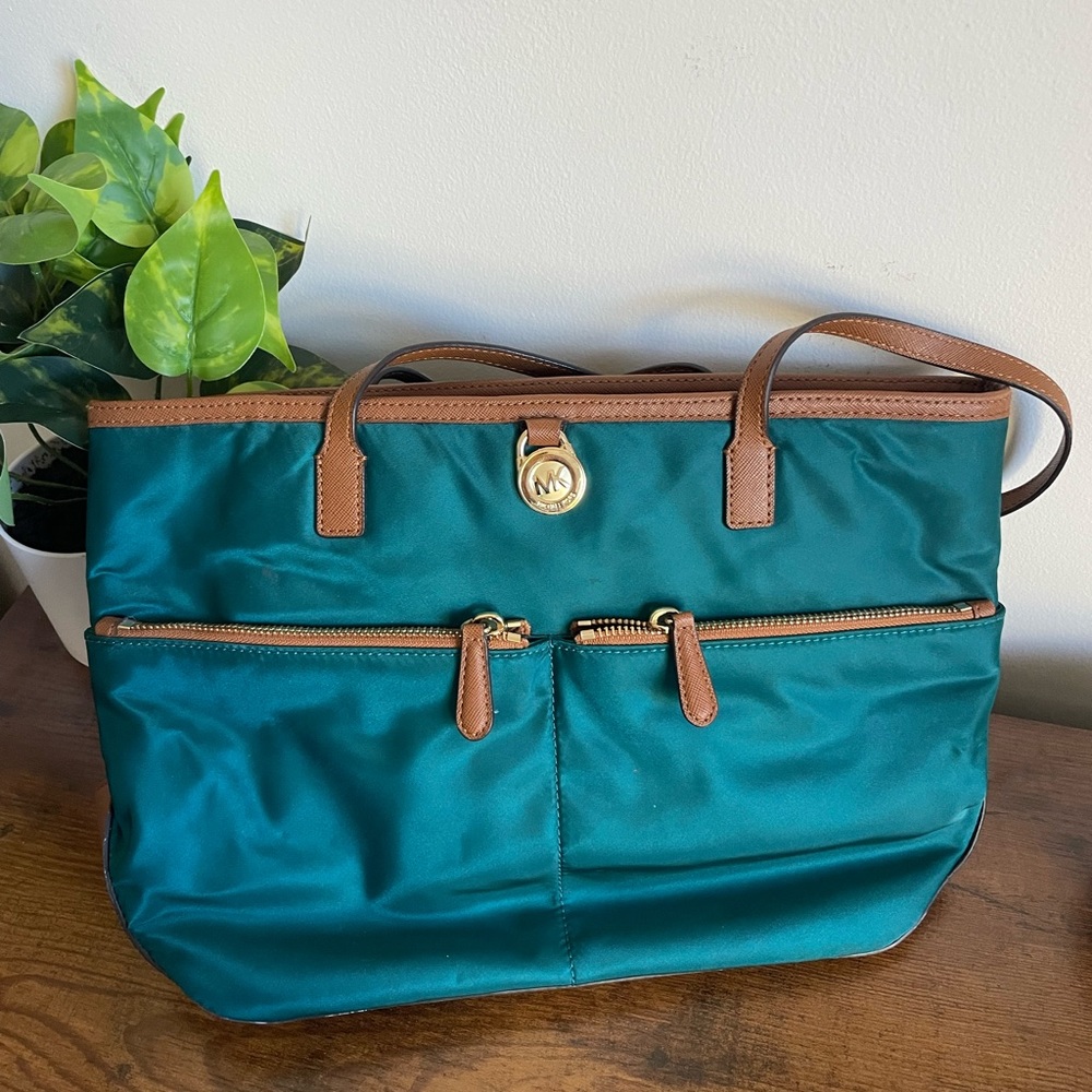 Michael Kors Kempton Purse